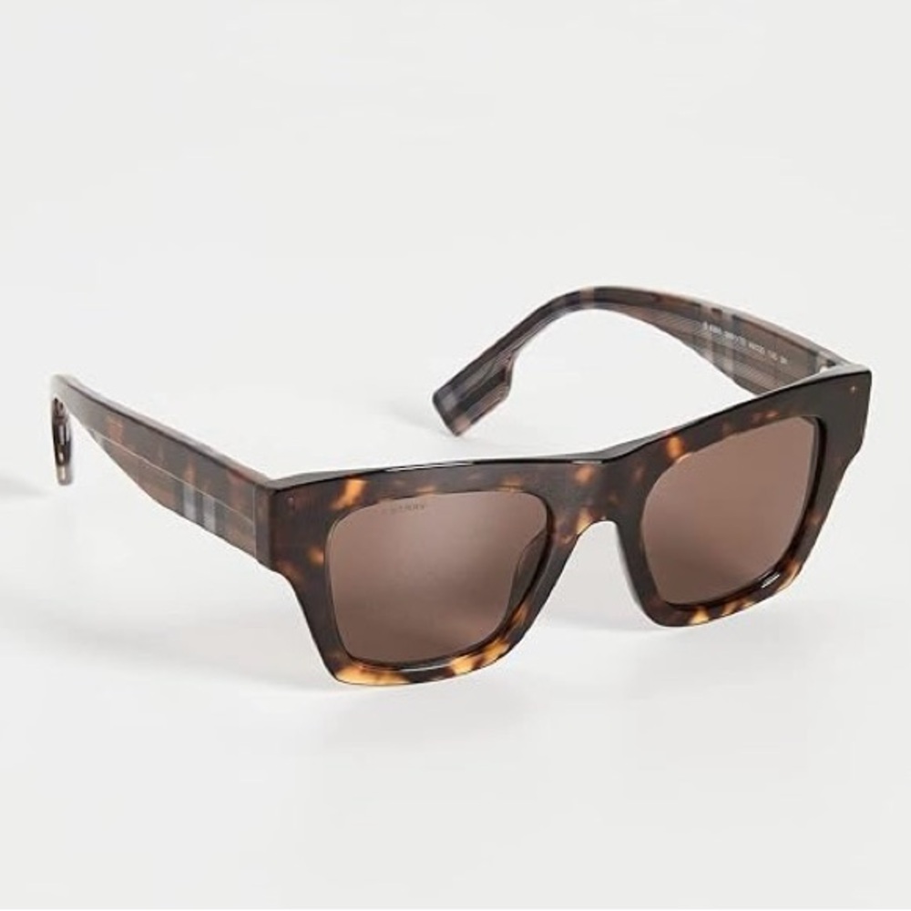 Ernest Burberry Sunglasses 🕶️ - Picture 4 of 6